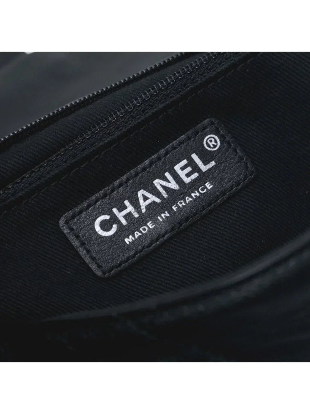 Chanel Quilted Shoulder Bag Calfskin Black Silver Chain Bag CC Logo Turnlock